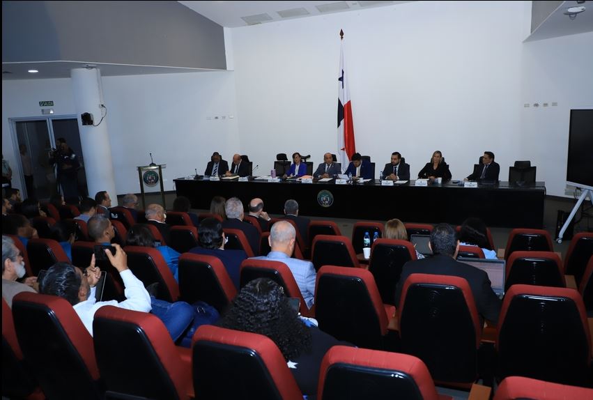 Discusión del proyecto continúa en la Comisión de Salud de la Asamblea Nacional. Foto: Cortesía