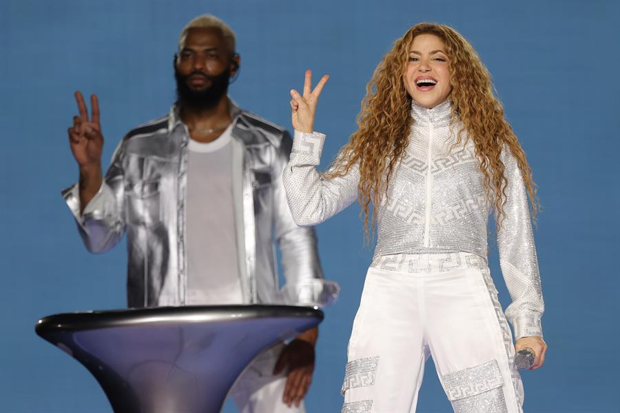 Shakira hace 12 cambios de looks en su show. Foto: EFE Shakira hace 12 cambios de looks en su show. Foto: EFE