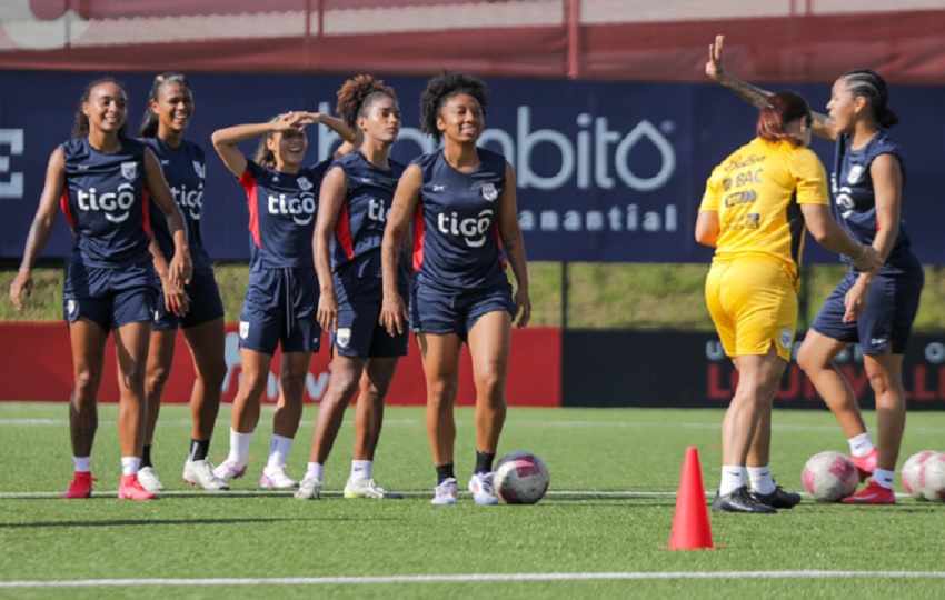 Jugadoras de Panamá durante los entrenamientos. Foto: FPF