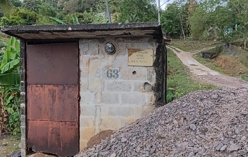 Hay un proceso de inspección de los equipos, estado de las casetas y calidad del agua de una red de pozos ubicada en el corregimiento de El Coco para determinar los costos de su reactivación. Foto. Eric Montenegro