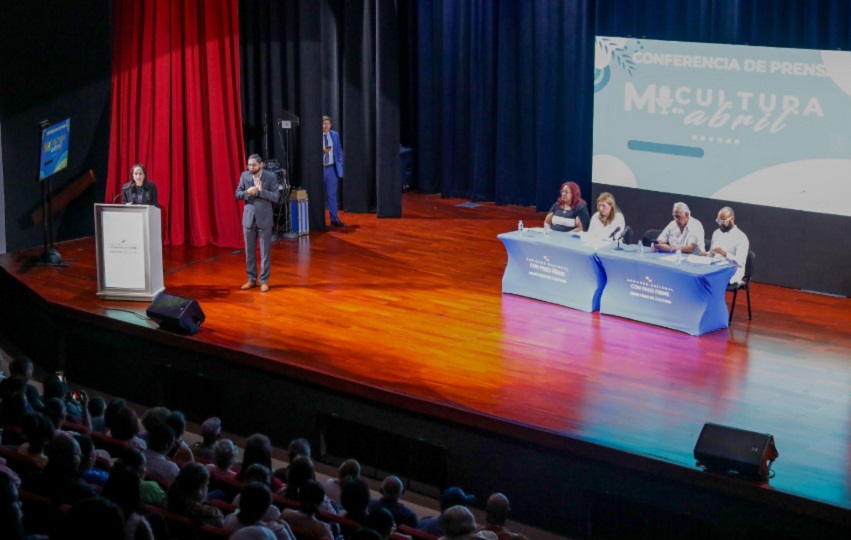 Durante la presentación de los detalles. Foto: Cortesía