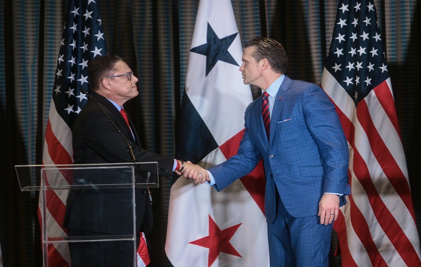 El ministro de Seguridad, Frank Abrego, junto al secretario de Defensa de EE.UU., Pete Hegseth,. Foto: Cortesía