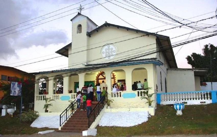 El sacerdote Armando Lemus de 36 años de edad interpondrá la denuncia respectiva.  Foto. Archivo