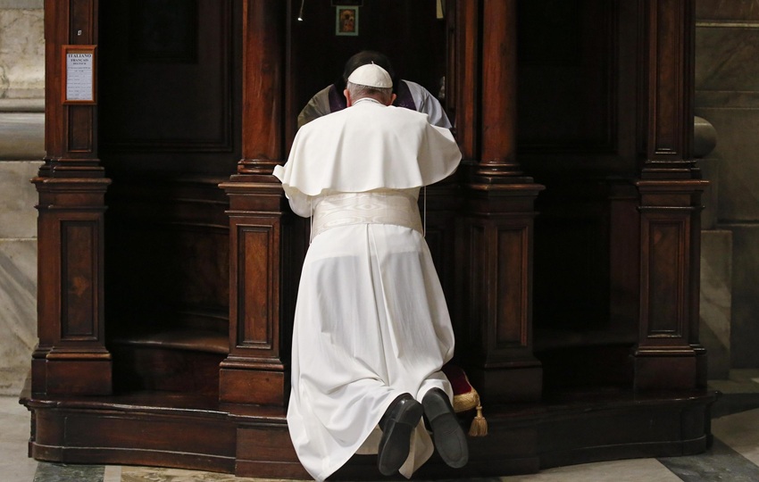 Francisco simplificó en noviembre los rituales funerarios pontificios. Foto: EFE