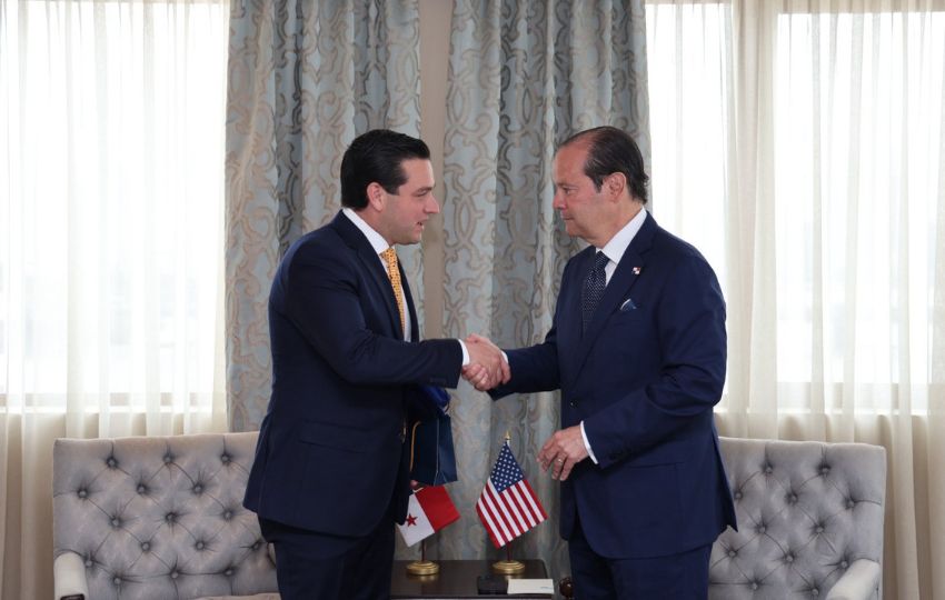 El embajador designado de EE.UU en Panamá, Kevin Cabrera junto al canciller panameño, Javier Martínez-Acha. Foto: Cortesía