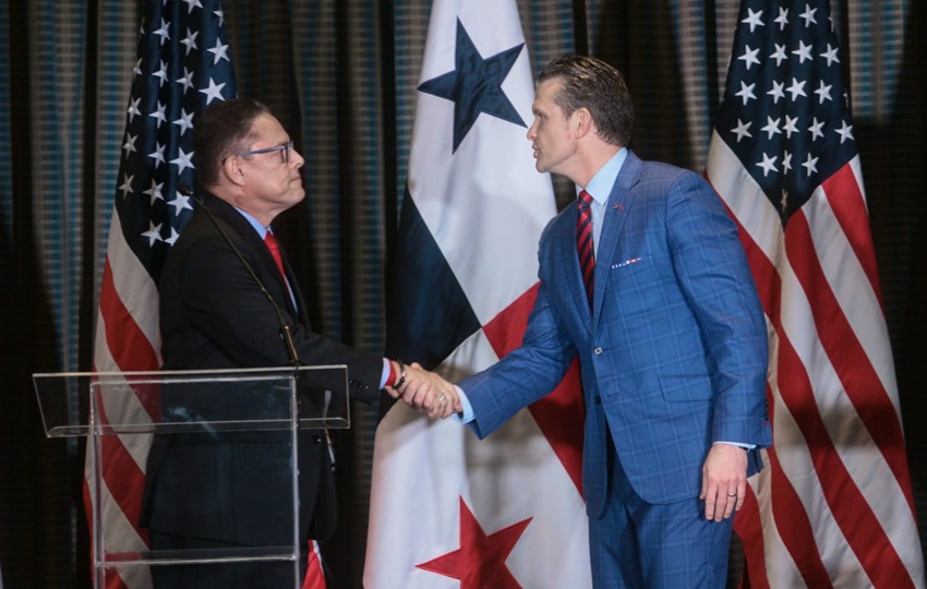 Ministro de Seguridad, Frank Abrego, junto a Pete Hegseth, secretario de Defensa de EE.UU. Foto: Cortesía