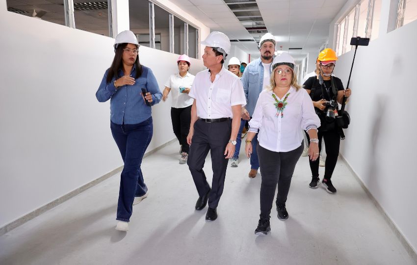  Las autoridades de educación realizaron un recorrido por el proyecto. Foto: Cortesía