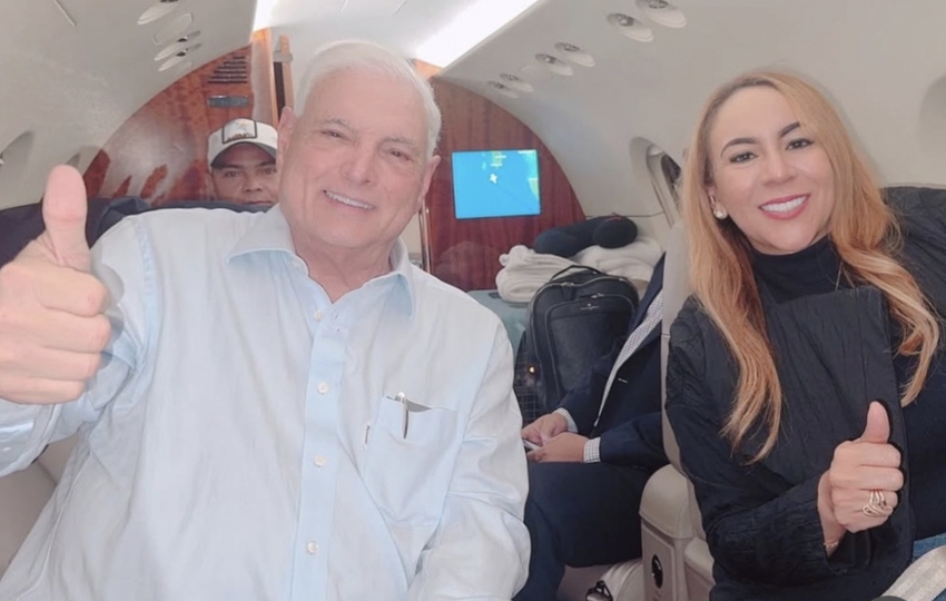 El expresidente Ricardo Martinelli junto a su abogada Jessica Canto.