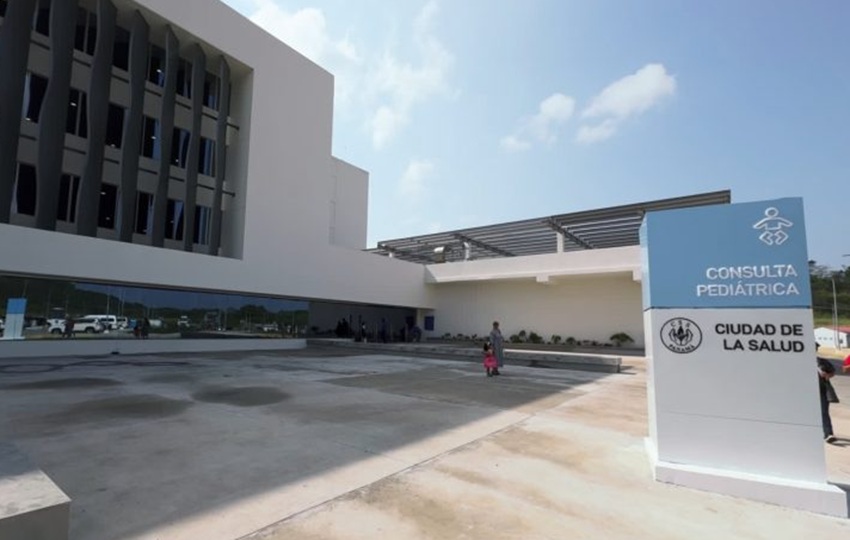 La niña se encuentra en la Ciudad de la Salud. Foto: Cortesía