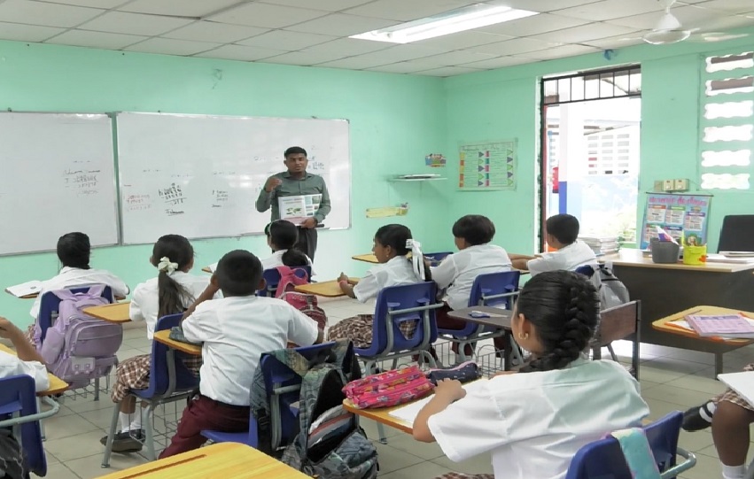 La provincia de Panamá Oeste suma unos 4,746 docentes, los cuales imparten clases en 245 centros escolares. Foto. Eric Montenegro La provincia de Panamá Oeste suma unos 4,746 docentes, los cuales imparten clases en 245 centros escolares. Foto. Eric Montenegro