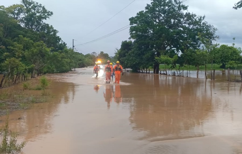 Se informó que en esta región del país el fuerte aguacero duró más de 40 minutos. Foto.Melquiades Vásquez