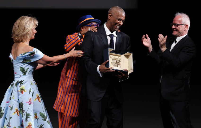 Denzel Washington (C). Foto: EFE / Sameer Al-Doumy / Pool