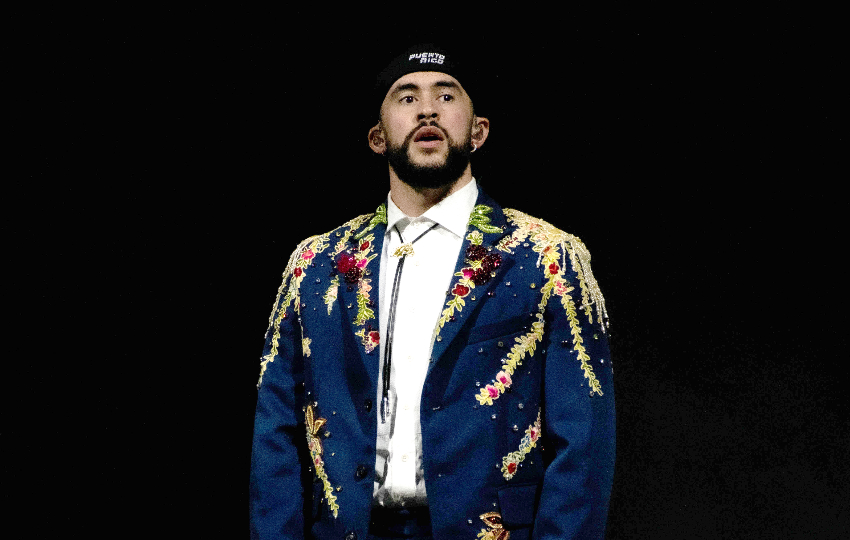 Bad Bunny durante su concierto de cierre de la gira 'Most Wanted Tour' en Puerto Rico. Foto: EFE / Enid M. Salgado Mercado