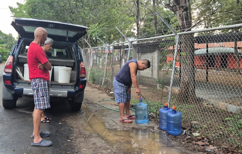 Las autoridades señalan que no pueden  dar una fecha exacta de cuándo se restablecerá el servicio al 100%, ya que dependemos de la mejora del caudal y la calidad del agua en el río. Foto. Thays Domínguez