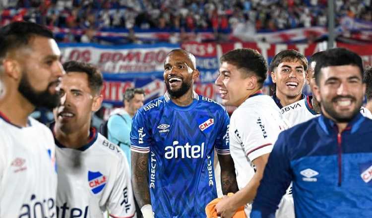 El panameño Luis 'Manotas' Mejía, portero del Nacional. Foto: Instagram