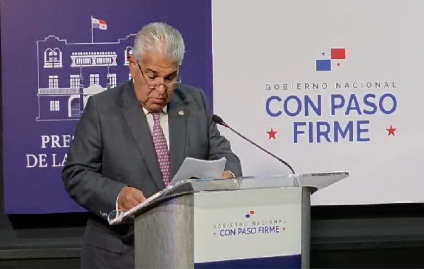 A través del Ministerio de Salud, y de la Presidencia, se entregaron cerca de 145,600 botellas de agua y 4,800 botellones de 5 galones para las áreas afectadas que serán distribuidas por el Sistema Nacional de Protección Civil (Sinaproc). Foto. Presidencia