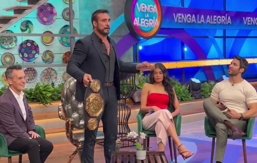 Alberto del Río, conocido como 'El Patrón', en el estudio del programa. Foto: Redes Sociales