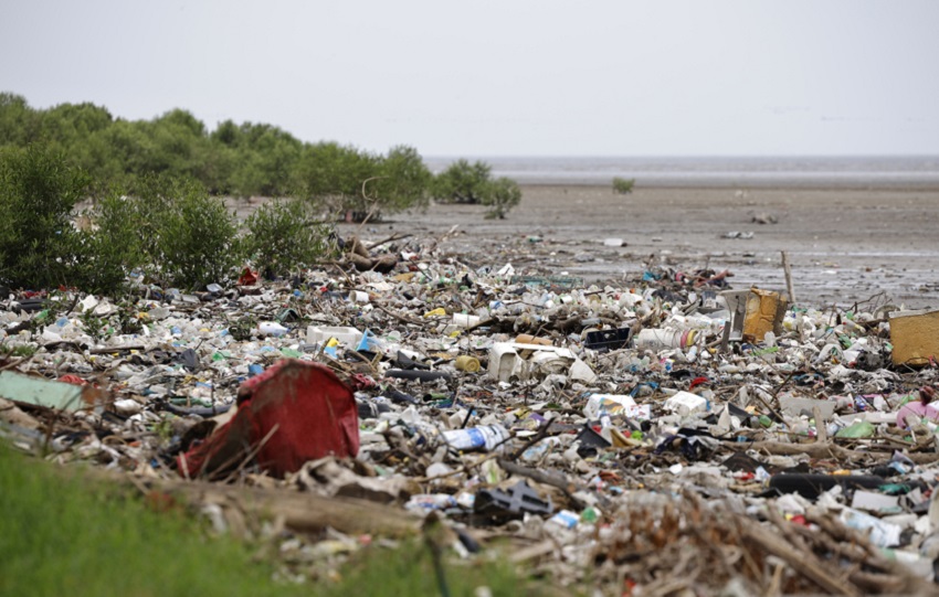 La Ruta presenta medidas concretas para cada etapa del ciclo de vida del plástico. Foto: EFE