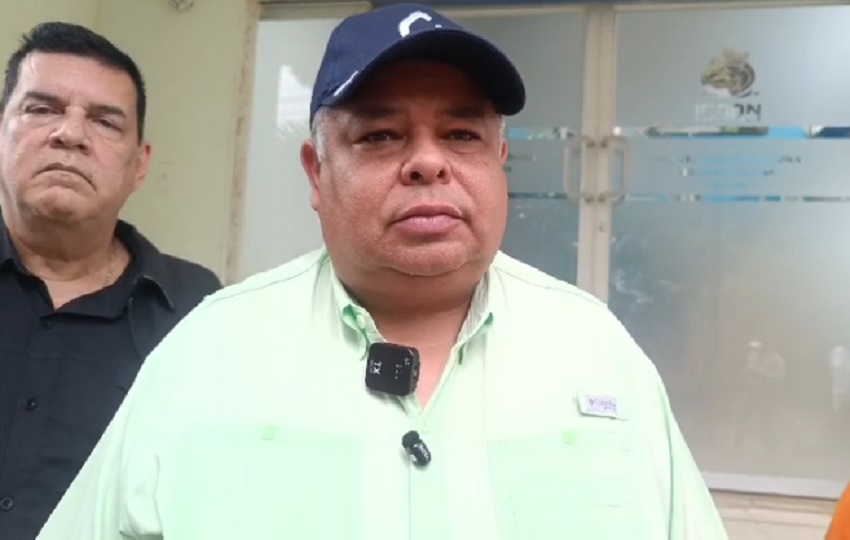 Rutilio Villareal reiteró que el Idaan mantiene un monitoreo constante de la fuente hídrica y realiza los análisis de laboratorio para verificar la calidad de agua. Foto. Cortesía