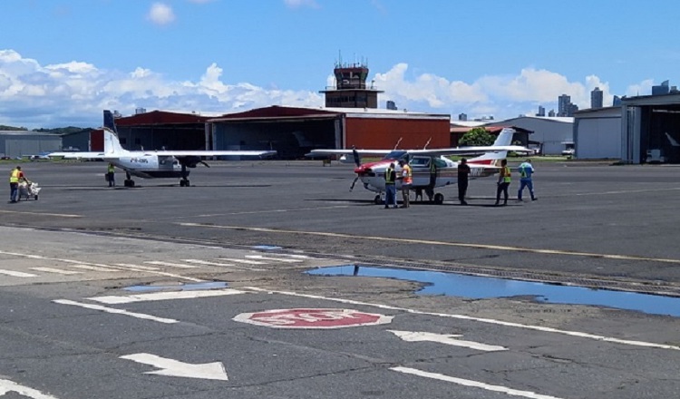 Vista de una de las pistas del aeropuerto Marcos A. Gelabert, ubicado cerca de los puertos de la entrada Pacífico del Canal de Panamá. Foto: Archivo