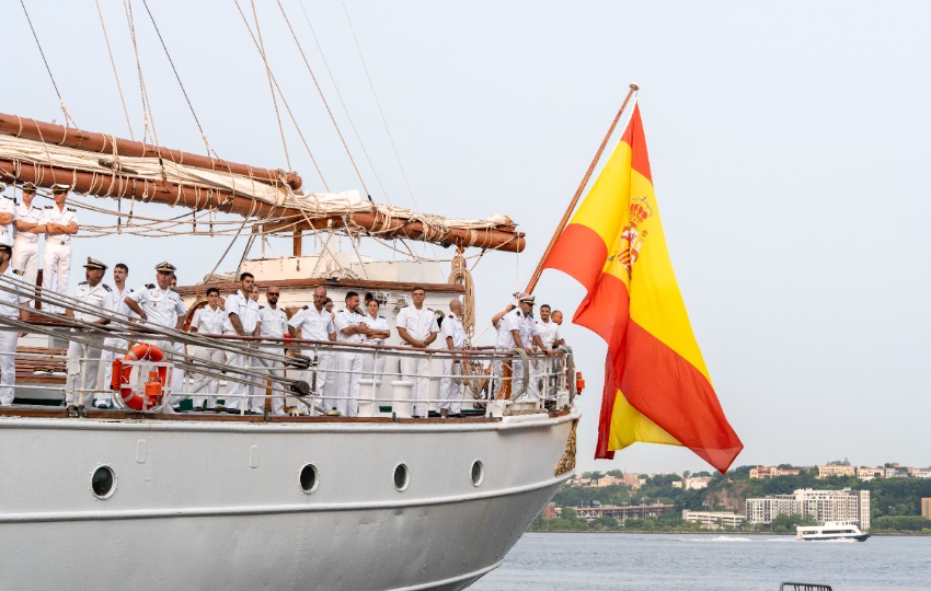 Llegada del Buque-Escuela de la Armada Juan Sebastián de Elcano. Foto: EFE / Ángel Colmenares