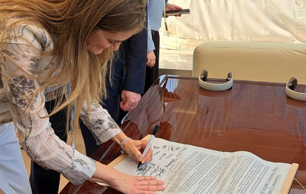 Firma de la Coalición de Alta Ambición para un Océano Silencioso. Foto: EFE 
