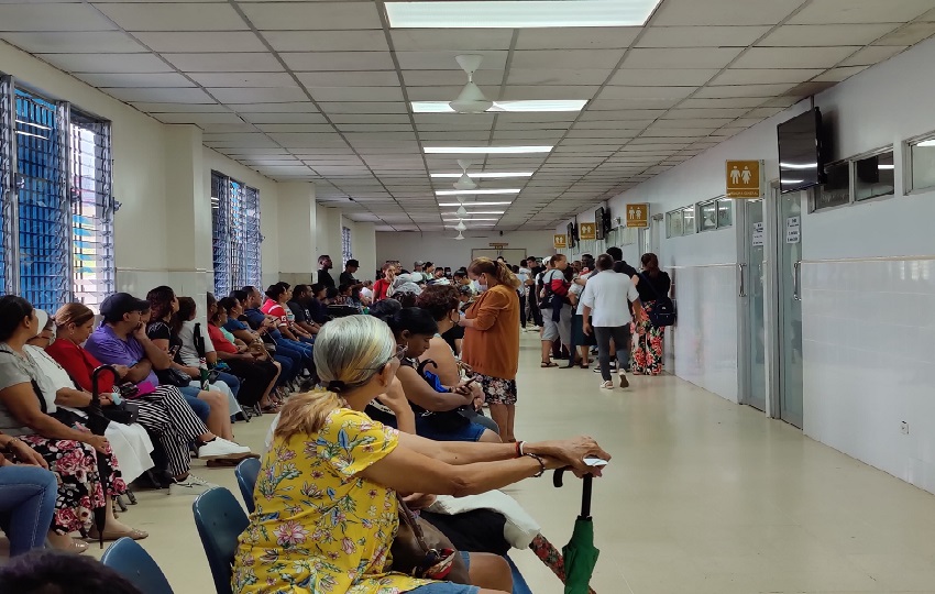 Cera de 250 pacientes tienen tres meses esperando por una cirugía. Foto. Eric Montenegro