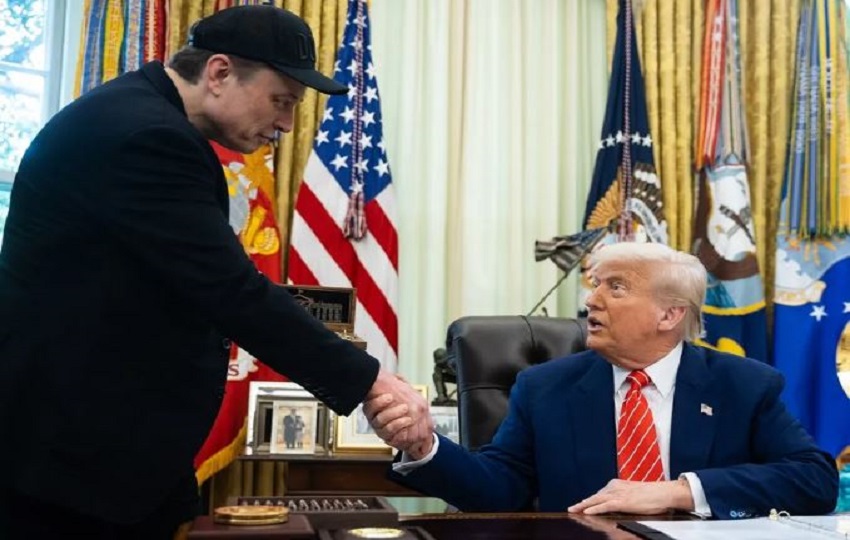 El presidente estadounidense, Donal Trump y el empresario sudafricano Elon Musk en el Despacho Oval de La Casa Blanca. Foto: EFE