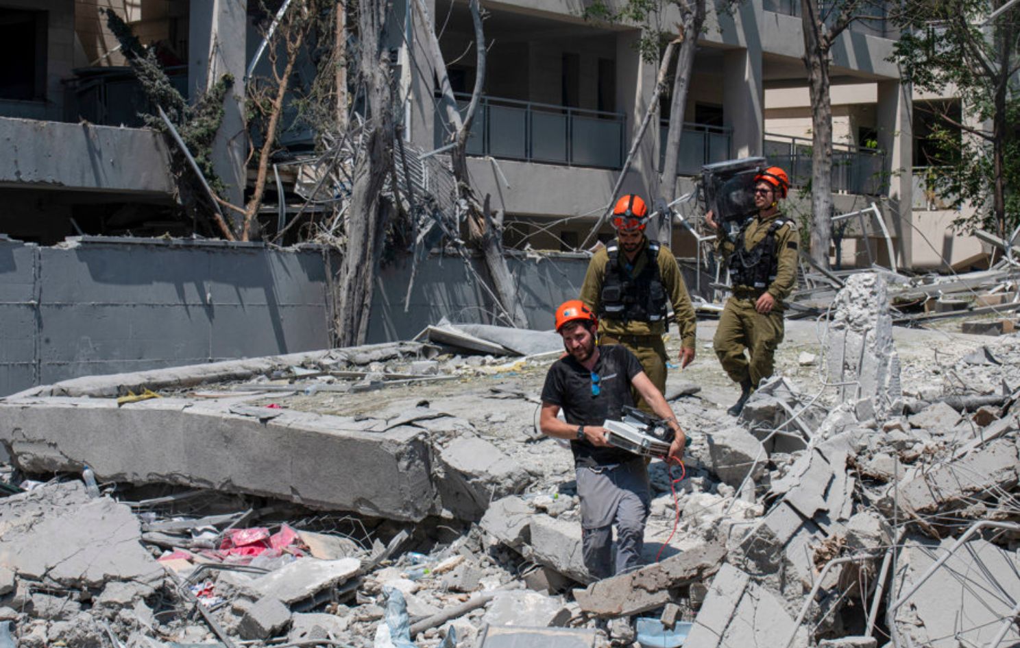 Un misil balístico iraní destruyó un colegio en la urbe israelí de Bnei Brak. Foto: EFE Un misil balístico iraní destruyó un colegio en la urbe israelí de Bnei Brak. Foto: EFE
