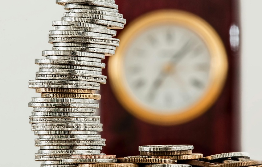 En mayo, el salario promedio pretendido por los hombres fue de $1,054, mientras que el de las mujeres se ubicó en $1,003. Foto: Pexels
