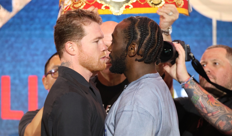 Saúl Álvarez y Crawford. Foto: EFE 