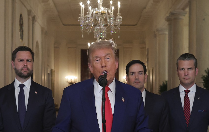 El presidente Donald Trump junto a integrantes de su Gabinete. Foto: EFE