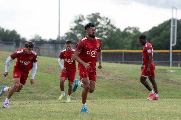 Aníbal Godoy, capitán de Panamá en los entrenamientos. Foto: FPF