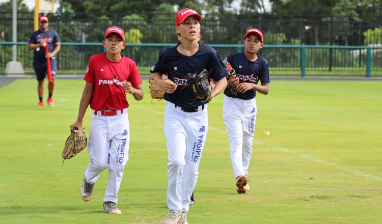 Jugadores del equipo panameño de béisbol U12. Foto: Fedebeis