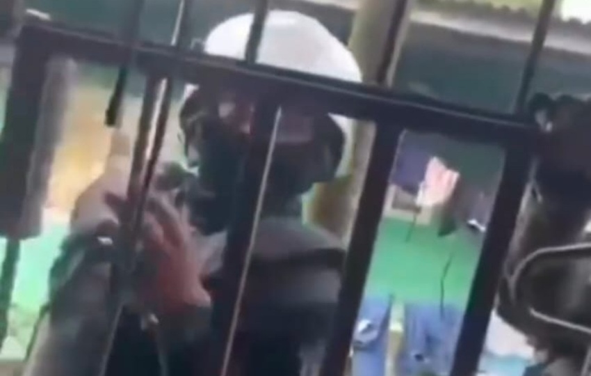 La Policía recalcó que no tolera actos contrarios a la ética de los uniformados.