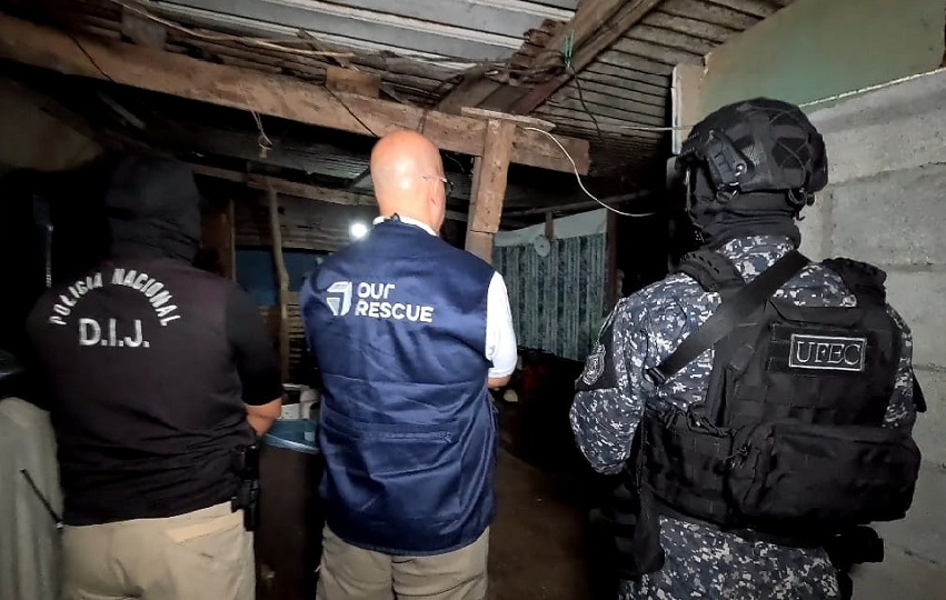 Durante la diligencia de allanamiento también se decomisaron equipos tecnológicos y documentos varios. Foto. Eric Montenegro
