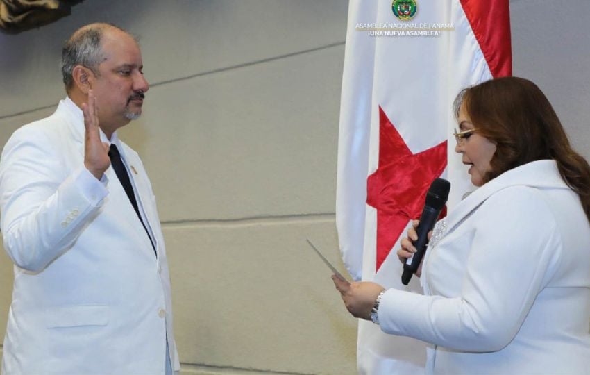 Jorge Herrera fue juramentado como presidente de la Asamblea Nacional. Foto: Cortesía Jorge Herrera fue juramentado como presidente de la Asamblea Nacional. Foto: Cortesía