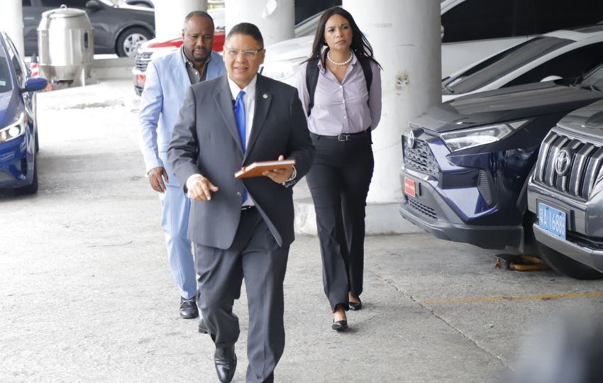 Presentaron la denuncia ante el Ministerio Público. Foto: Cortesía
