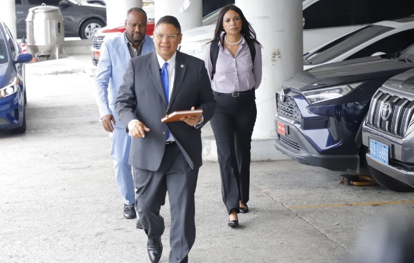 Presentaron la denuncia ante el Ministerio Público. Foto: Cortesía