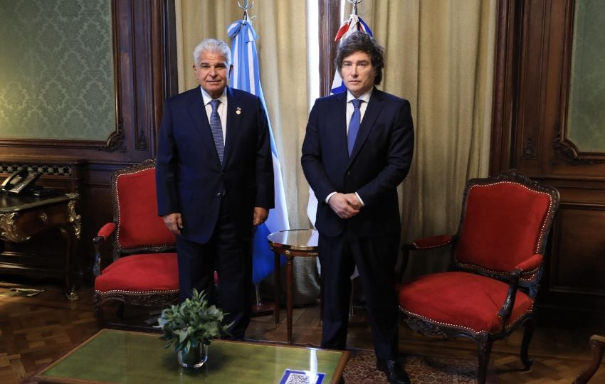 El presidente de Panamá, José Raúl Mulino, junto a su homólogo argentino, Javier Milei. Foto: Cortesía