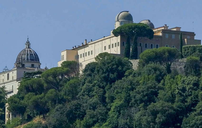 En las afueras de Roma, a orillas de un lago volcánico, se encuentra Castel Gandolfo. Foto: EFE En las afueras de Roma, a orillas de un lago volcánico, se encuentra Castel Gandolfo. Foto: EFE
