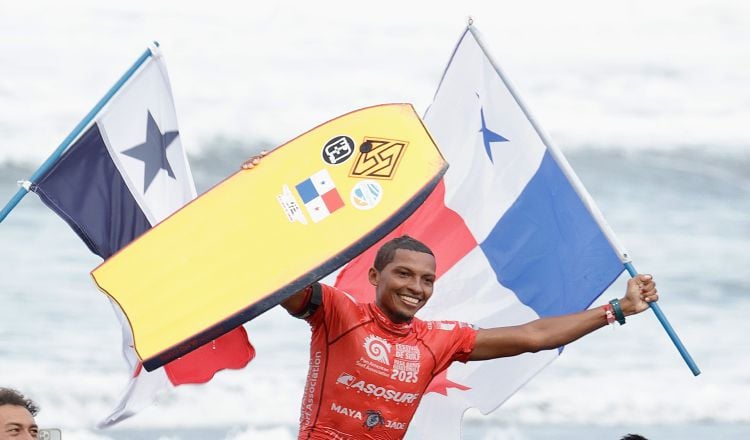 Edwin Núñez festeja la medalla de oro alcanzada. Foto: Cortesía