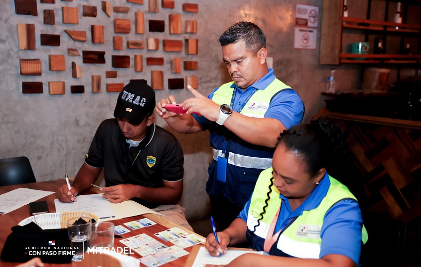 Se realizaron operativos nocturnos en bares, restaurantes y en otros grupos económicos. Foto. Cortesía. Miradel
