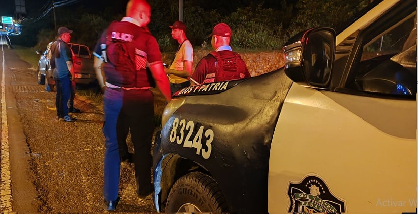 Las autoridades informaron que el cuerpo de este ciuddadano se encontraba dentro de una finca privada.  Foto. Eric Montenegro