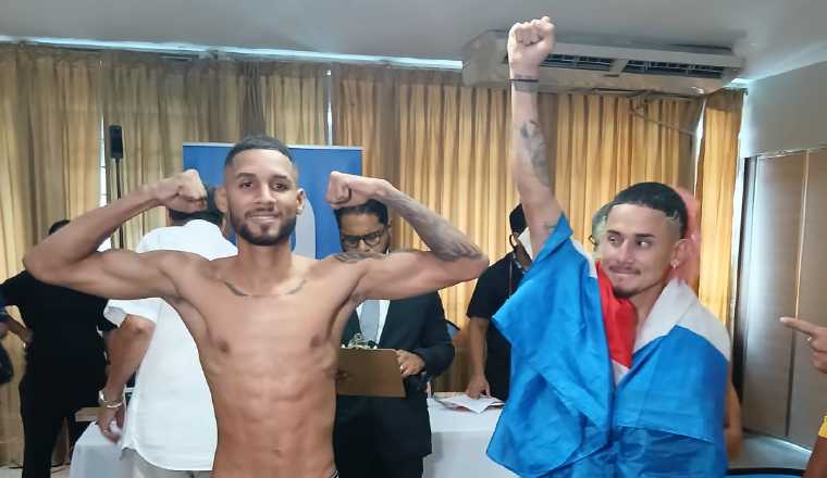 El panameño Ángel Bethancourt (izq.) y el costarricense Larry Olivas. Foto. Jaime Chávez