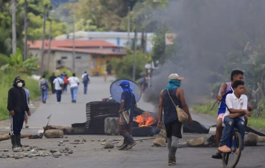 Calles de Bocas del Toro permanecieron cerradas por varios días. Foto: EFE