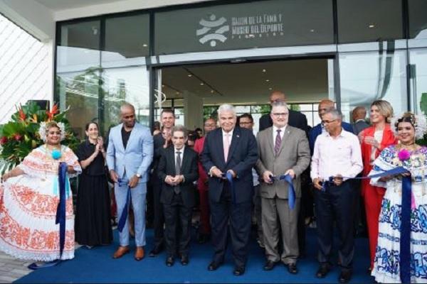 El mandatario José Raúl Mulino en la inauguración del Salón de la Fama y Museo del Deporte Panameño. Foto: Twitter