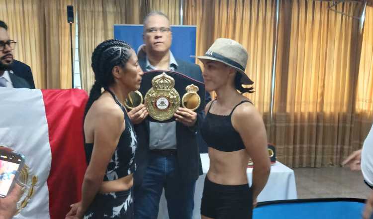 Maribel 'Pantera' Ramírez, de México (izq.) y la panameña Nataly Delgado. Foto: Jaime Chávez
