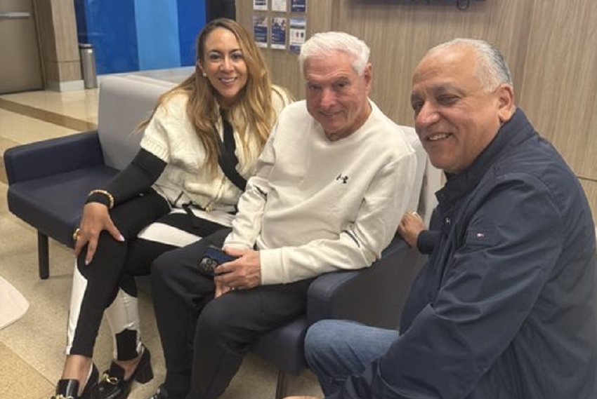 Martinelli junto a Canto y Camacho, minutos antes de la cirugía. Foto: X