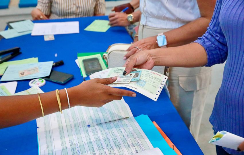 Se eliminarán los cheques para dar paso a los pagos electrónicos. Foto: Cortesía